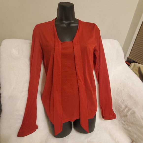 Red blouse w black polka-dots. Vintage Limited - Picture 2 of 10